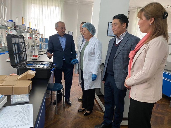 Вы сейчас просматриваете Для Кыргызского национального аграрного университета закуплено современное лабораторное оборудование